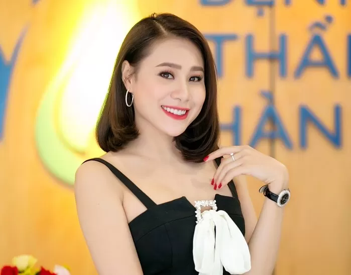 Diễn viên Hồ Bích Trâm chia sẻ bí quyết giúp răng trắng sáng rạng ngời