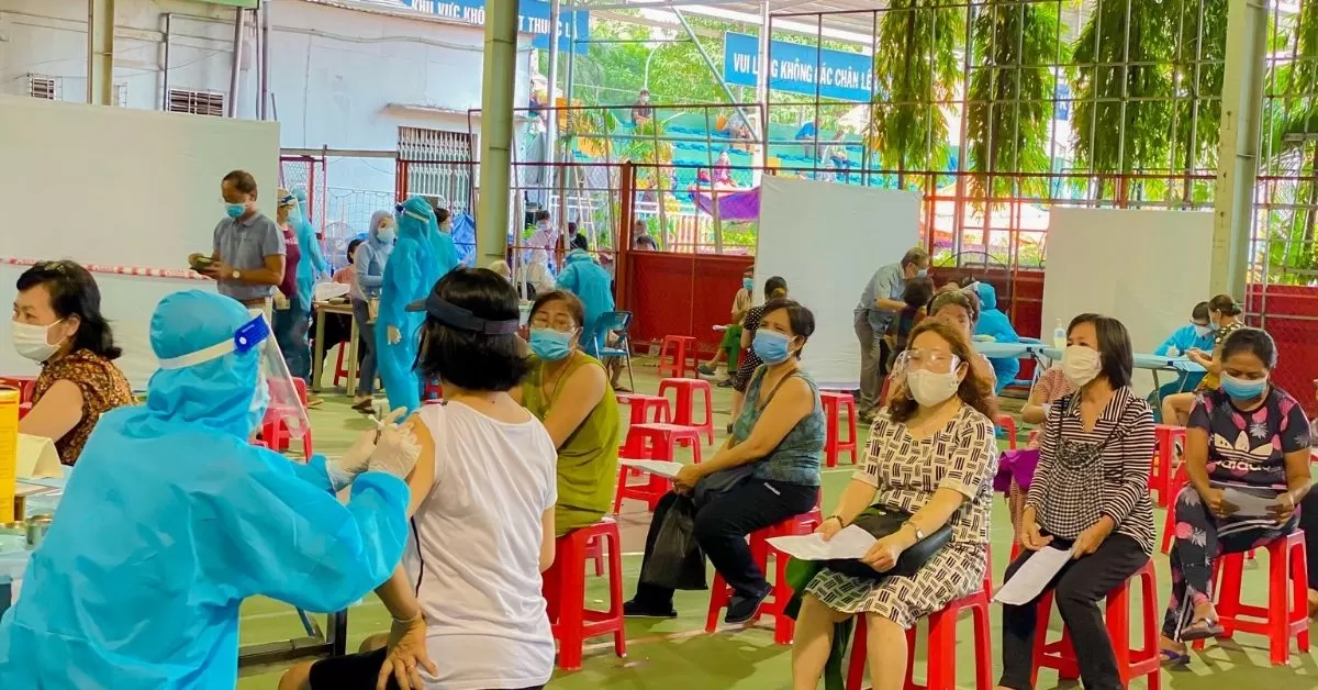 Khi nào TP.HCM triển khai tiêm vaccine Covid-19 mũi 2 cho người dân?