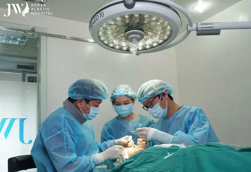 Bất kì thẩm mỹ gì cũng cần bác sĩ có chuyên môn
