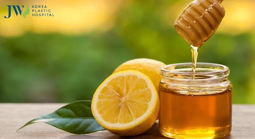 làm se khít lỗ chân lông gọi mật ong + nước cốt chanh