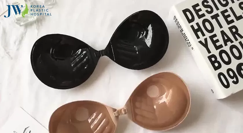 Miếng dán độn ngực dùng khi diện áo hở lưng, bikini