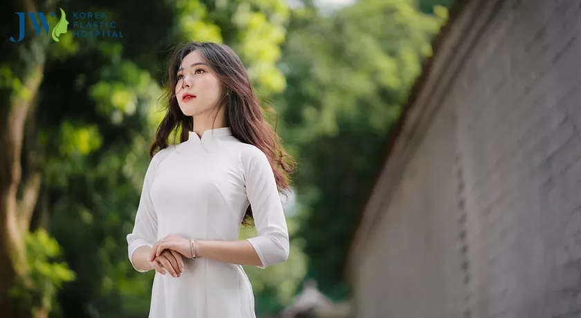 Độn vòng 1 bằng giấy để mặc áo dài