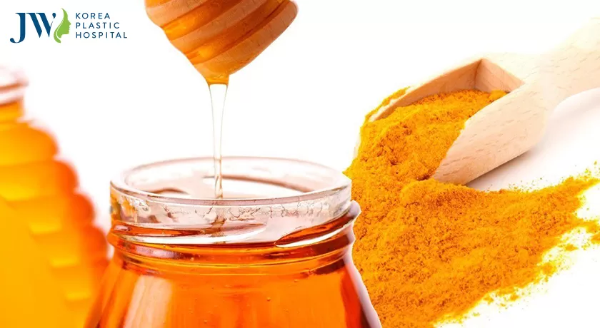 Cách trị mụn bằng mật ong và nghệ