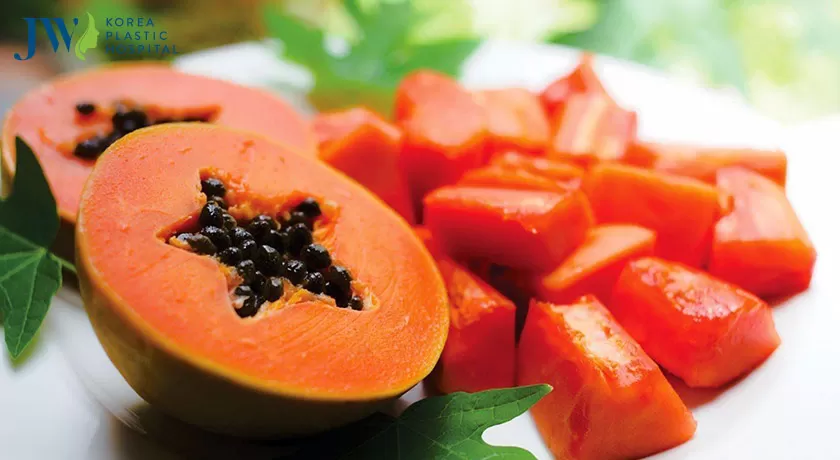 Dùng đu đủ chín để trị mụn thịt dứt điểm