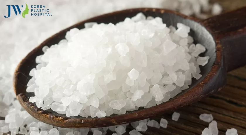 Cách tăng vòng 1 tại nhà bằng muối biển