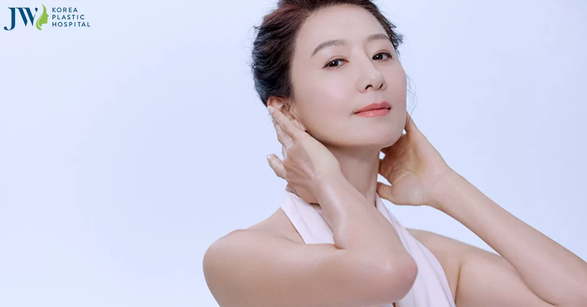 Bà ngoại U60 chia sẻ bí quyết trẻ như U40 nhờ Cải lão gương mặt 3M