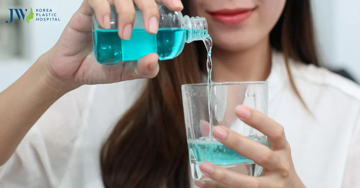 Liệu công dụng của nước súc miệng có thần thánh như quảng cáo?