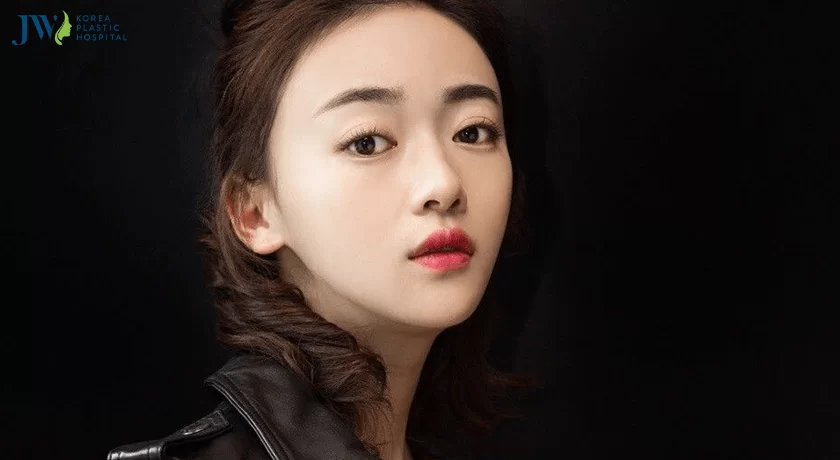Mắt lồi có nên cắt mí không
