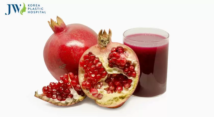 Nước ép lựu được chọn làm một trong những loại nước uống giảm mỡ sau sinh hiệu quả