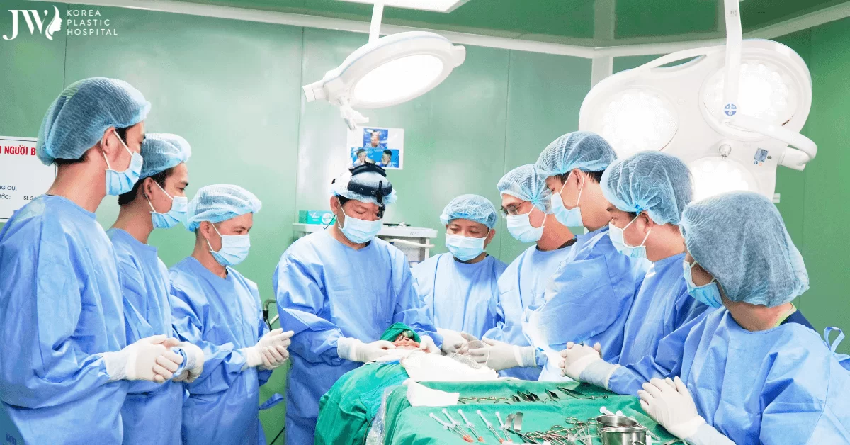 Bác sĩ thẩm mỹ và nỗi lòng của cái nghề cao quý trong xã hội