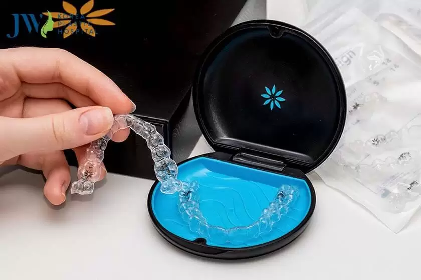 Niềng răng trong suốt AI