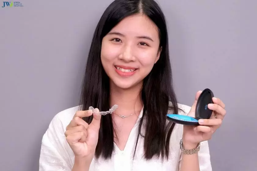 Khay niềng răng