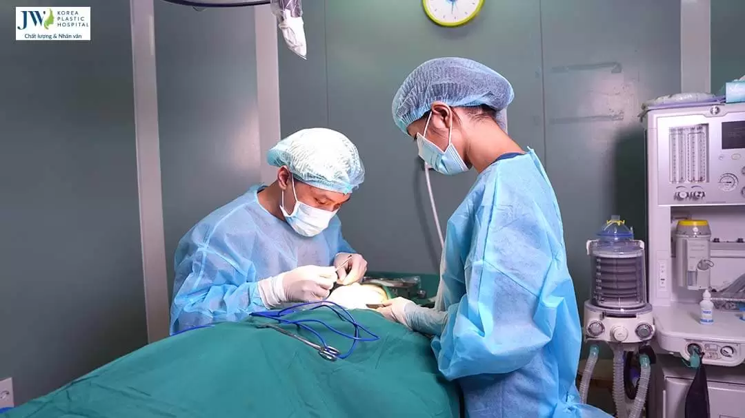 chó cắn rách toét cả miệng