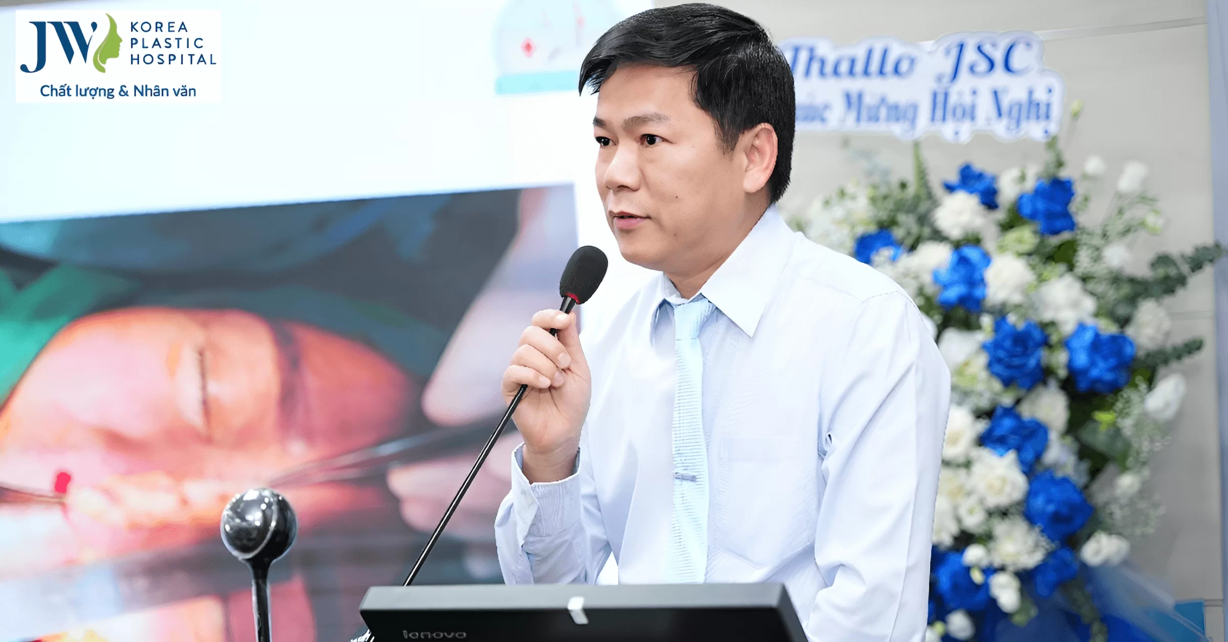 Bác sĩ Tú Dung đào tạo bác sĩ trẻ giải phẫu mũi nâng cao
