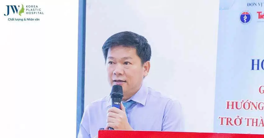 500 sinh viên Y Đại học Hồng Bàng ấn tượng mạnh bởi thành tựu Phẫu thuật hàm mặt của JW