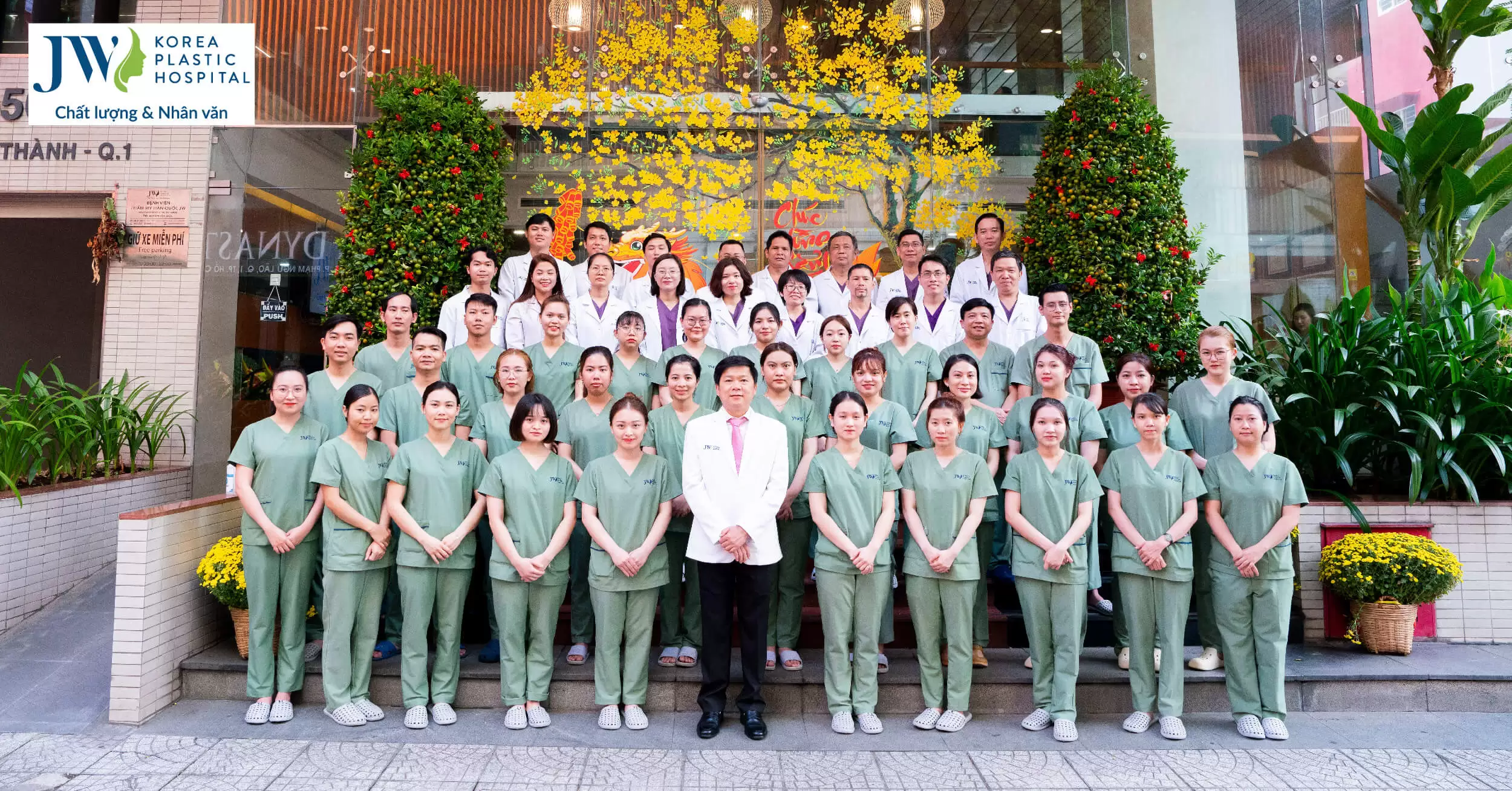 Hào quang rực rỡ Ngành Y – món quà của sự kiên trì, nhân văn và tử tế