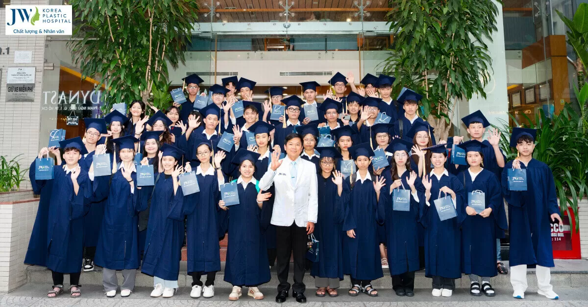 Gen Z vượt khó: Những chiến binh trẻ nghị lực từ học bổng Nâng bước Thủ khoa 2024