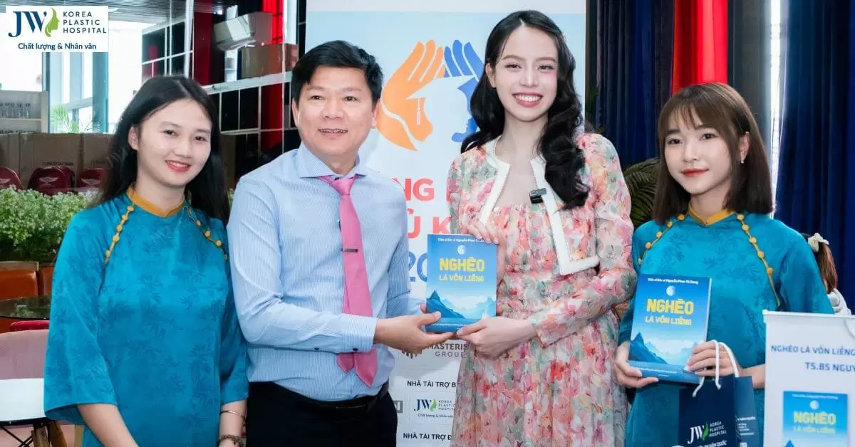Hoa hậu Thanh Thủy và dàn Á hậu Quốc tế ấn tượng mạnh với CEO Bệnh viện JW