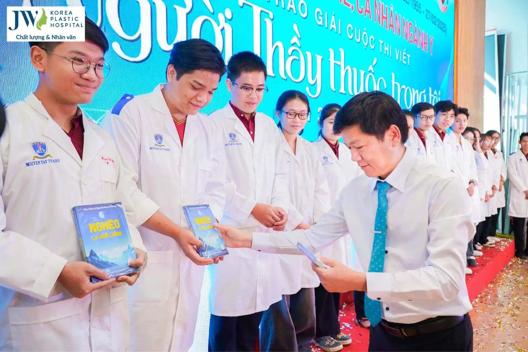 bac si tu dung