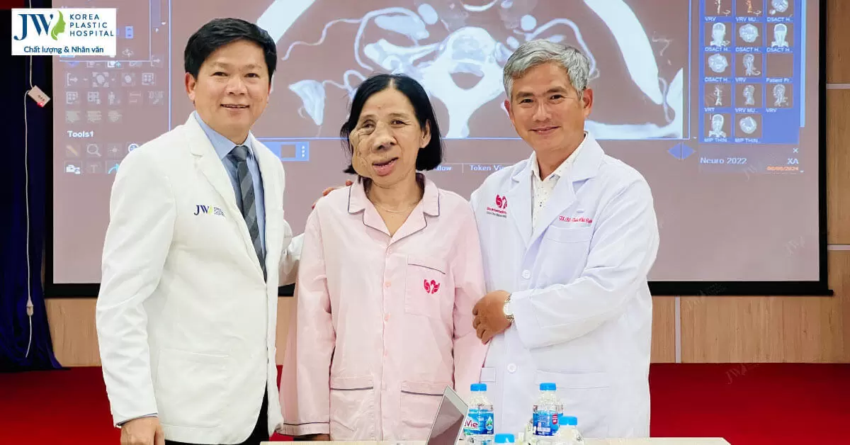 Bác sĩ Tú Dung hội chẩn căng não với bệnh viện S.I.S Cần Thơ mổ u cứu cô Màng