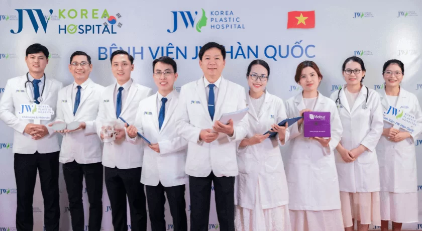doi-ngu-bac-si-jw-chuyen-mon-gioi-giau-kinh-nghiem